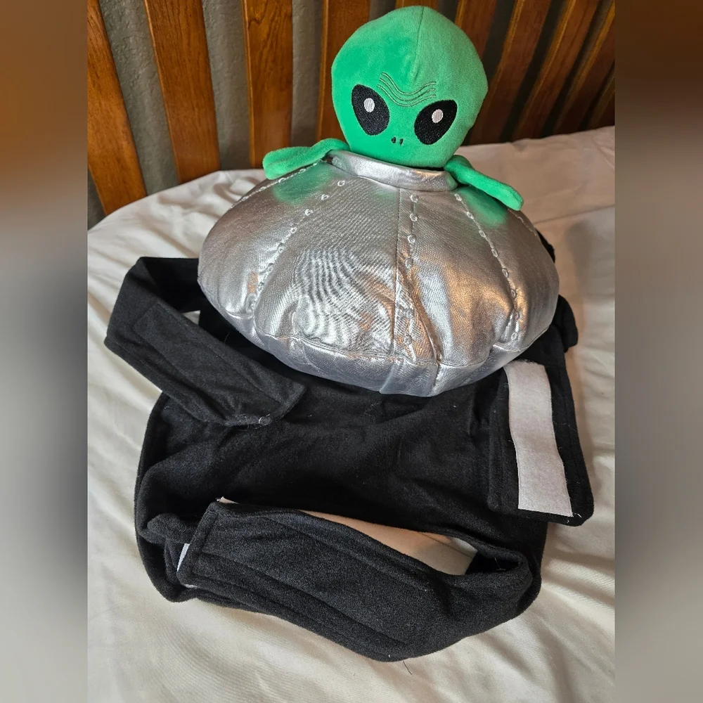 BOOTIQUE! 3XL Alien Dog Costume From Petco. Didn't Even Wear Out.
